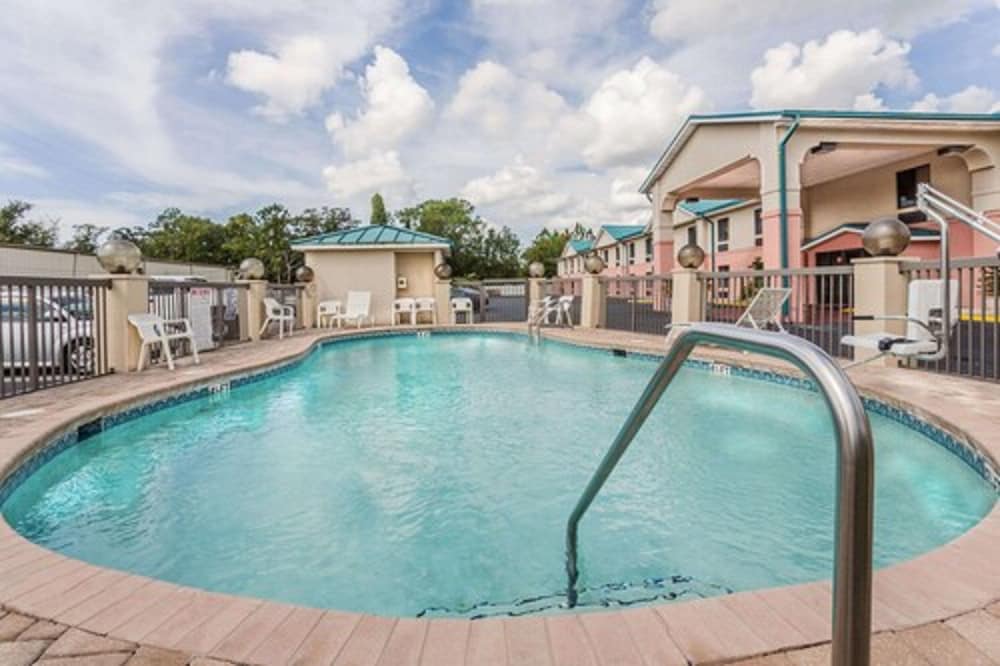 Days Inn By Wyndham Panama City/Callaway 1/26