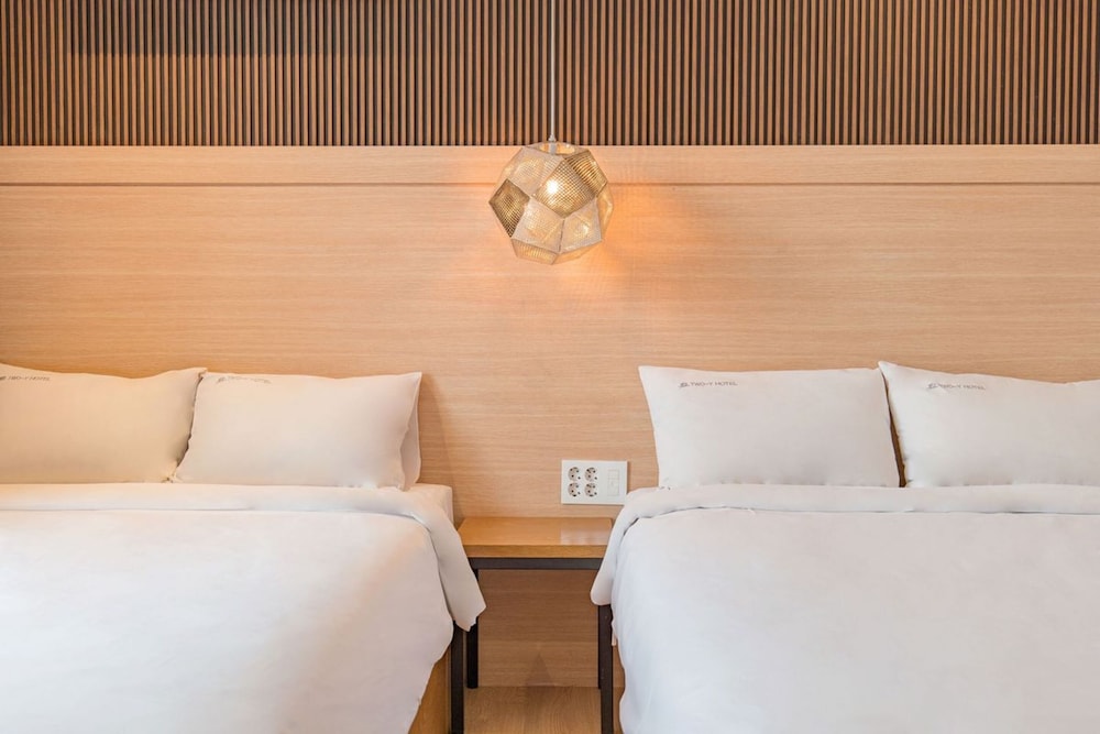 Hotel Two-Y 12/36