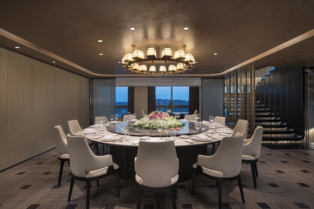 voco Suites Shanghai Hongqiao CBD 35/46