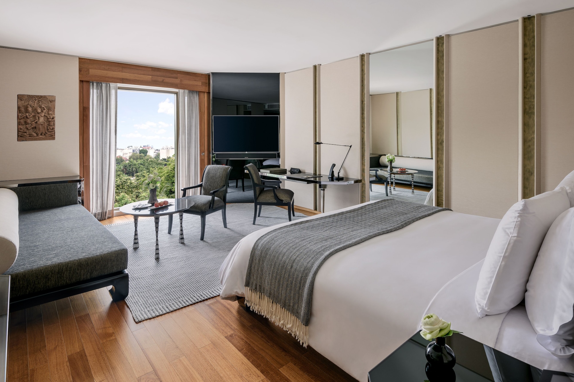 Club Room with Club Benefits
