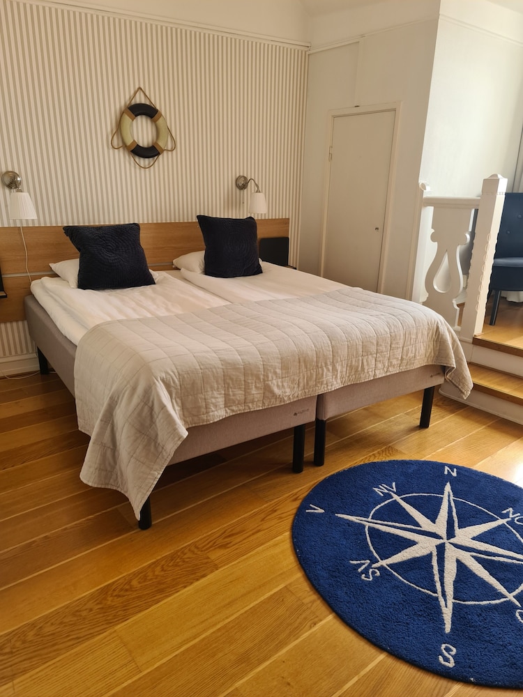 Hamnhotellet Kronan 14/44
