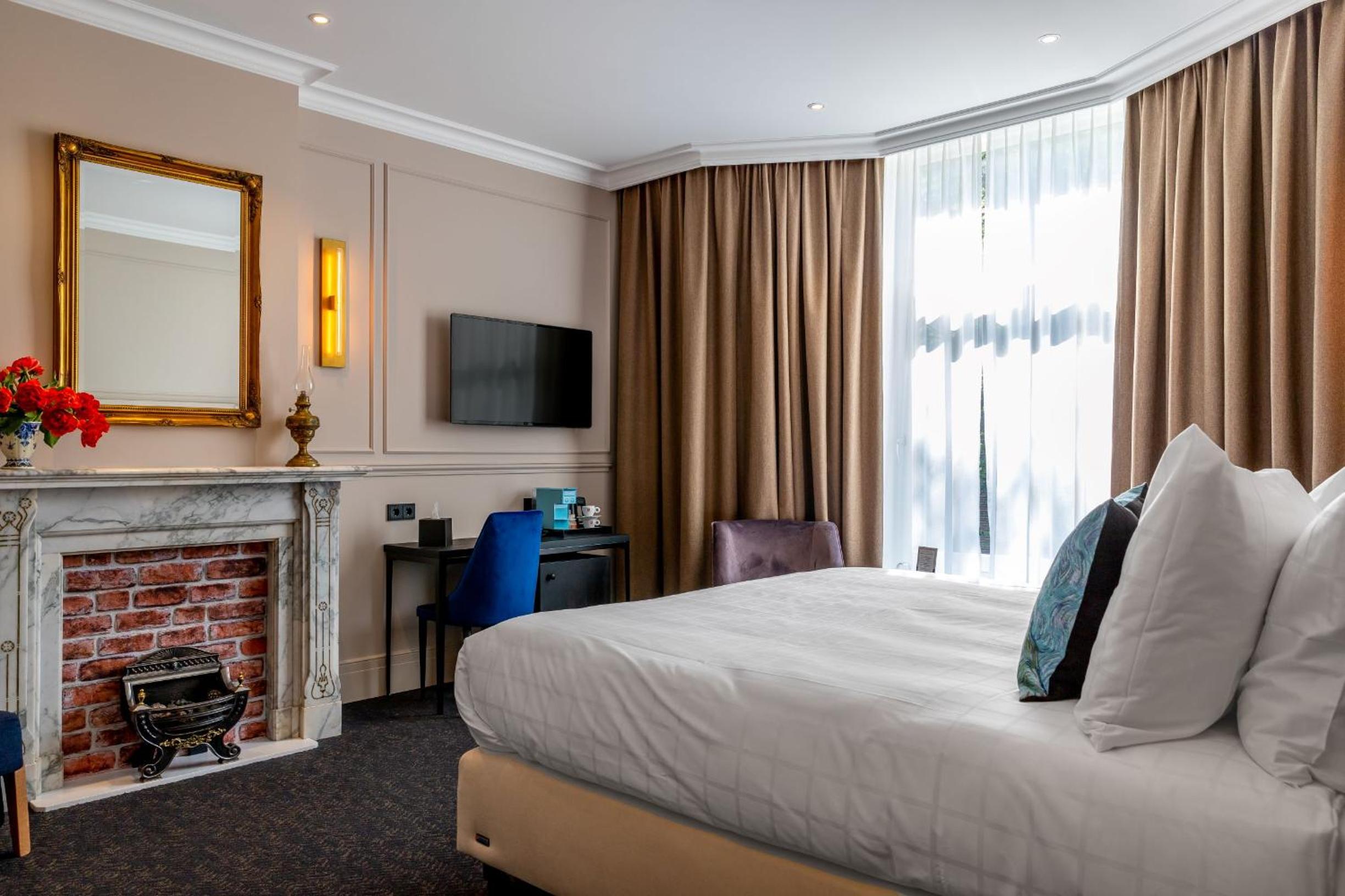 Deluxe, Double Bed