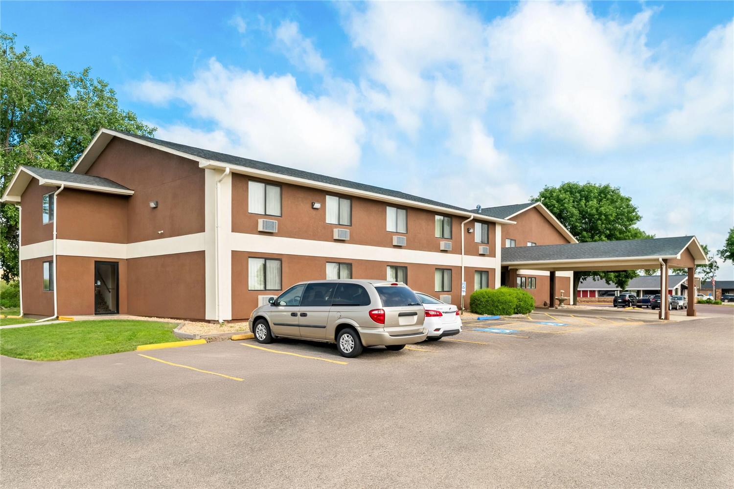 Super 8 By Wyndham Blue Earth 32/34