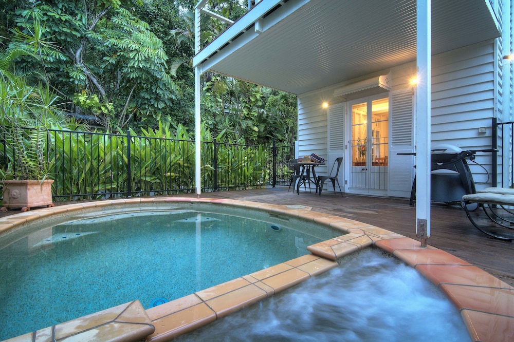 Port Douglas Cottage and Lodge 13/35