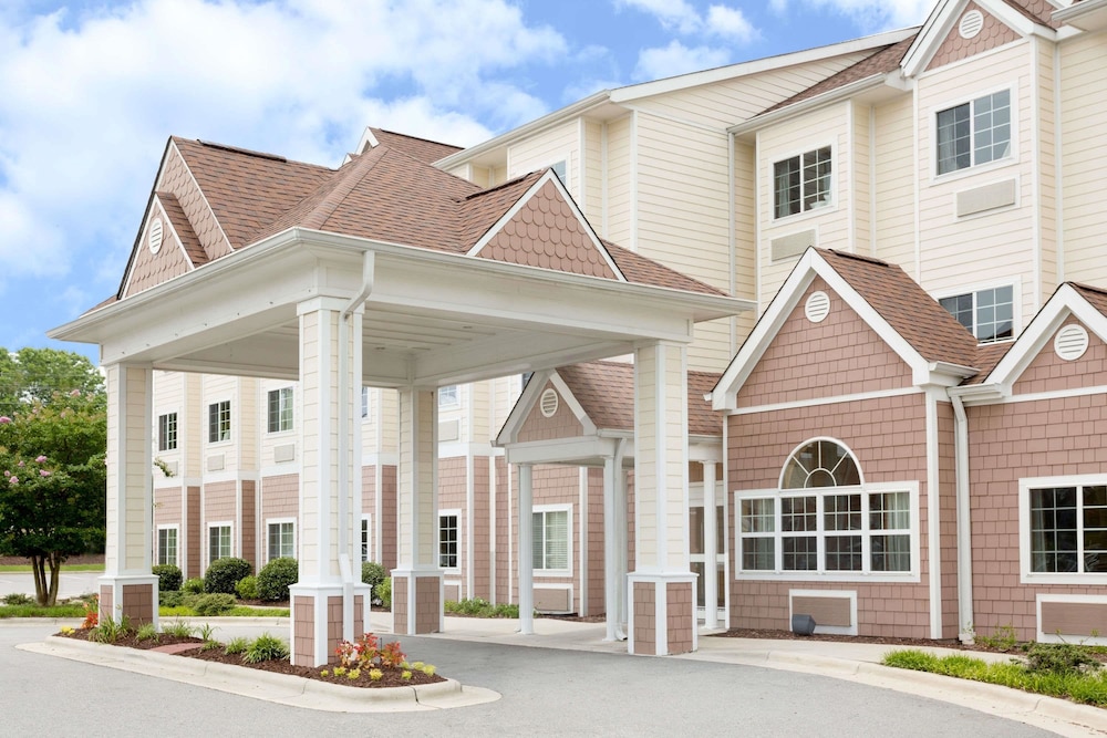Microtel Inn Suites By Wyndham Greenville University Med 41/44