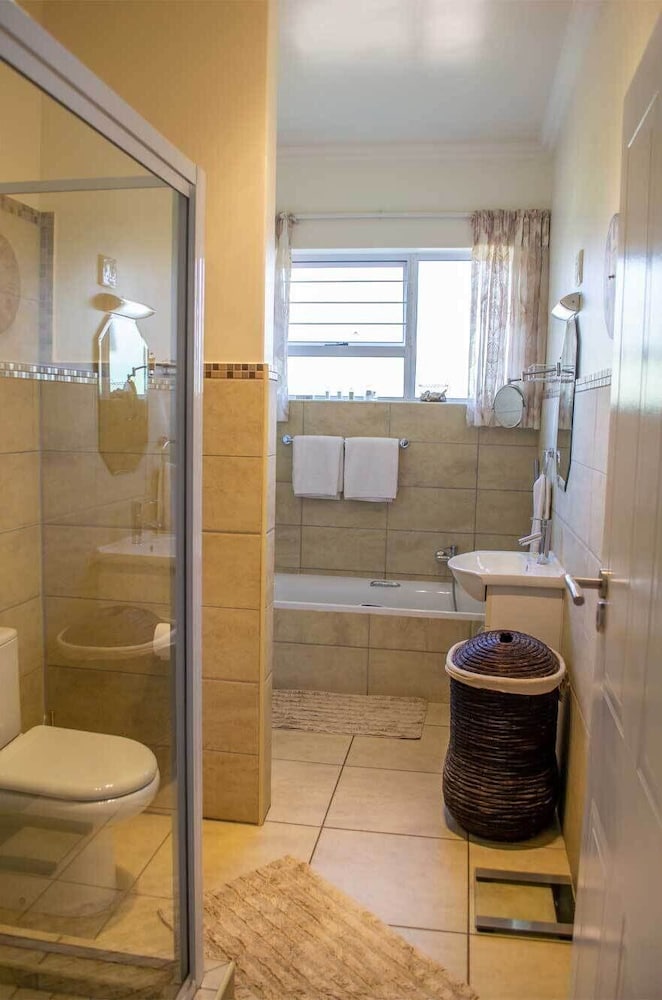 Amohela Guesthouse 37/38