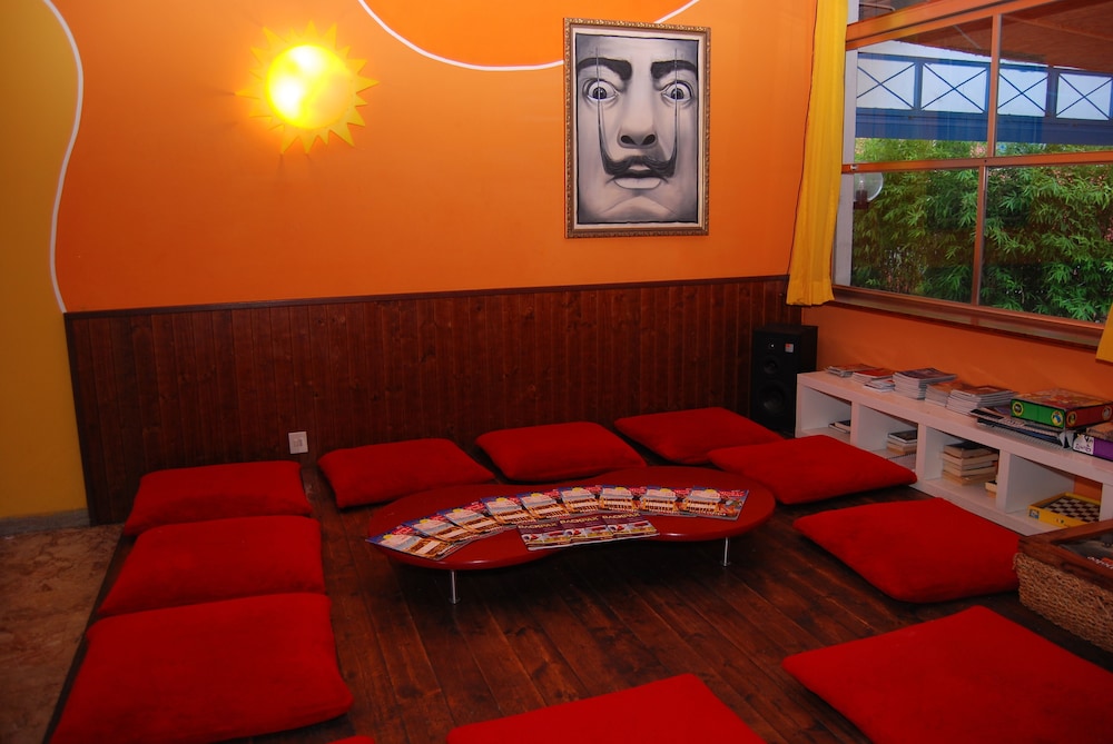 Sunflower Beach Hostel 27/50