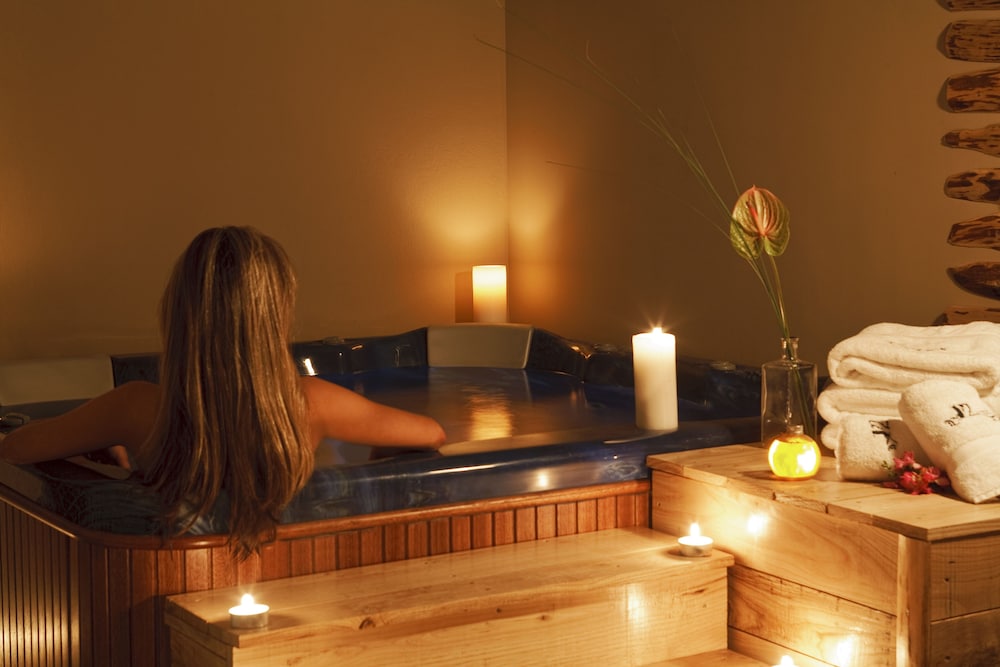 12 Months Luxury Resort 38/88