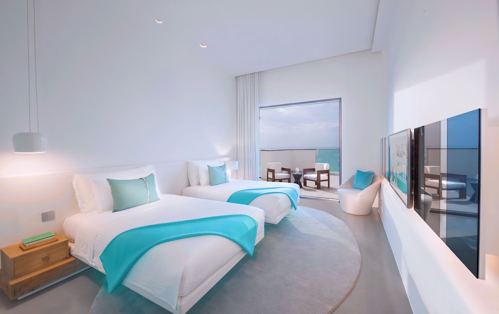 ULTIMATE, SUITE, SEA VIEW
