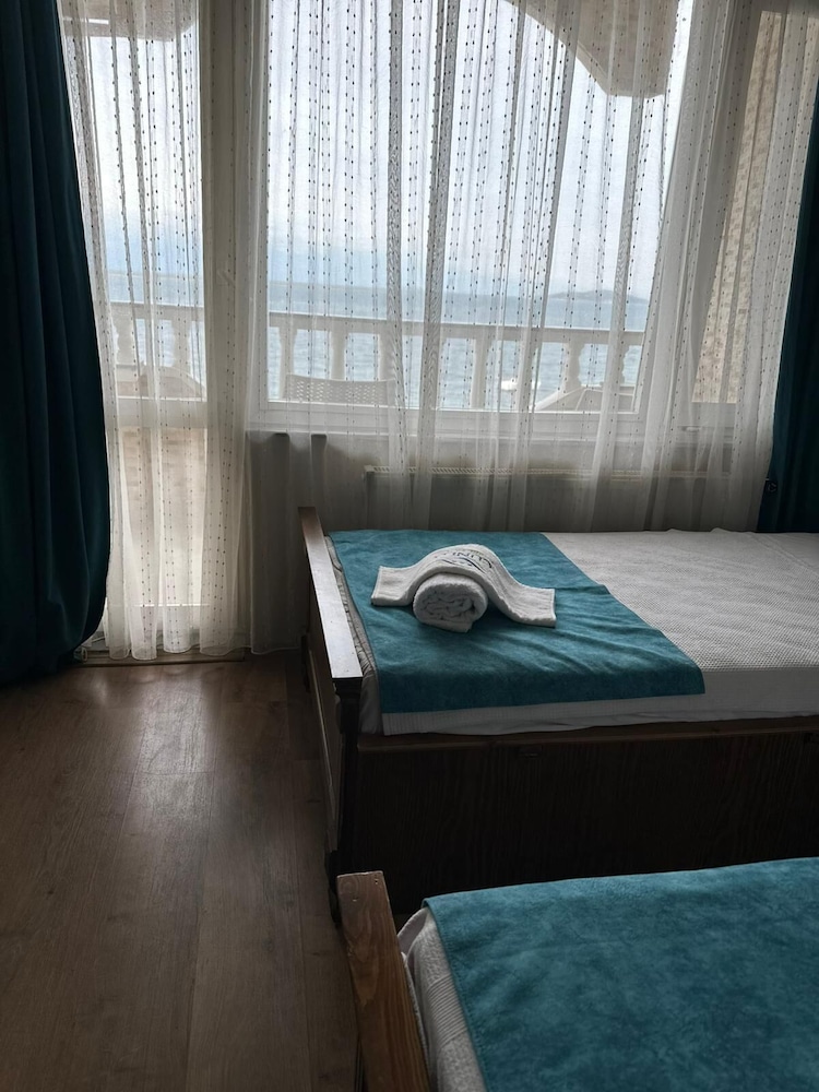 Cunda Basel Hotel 20/47