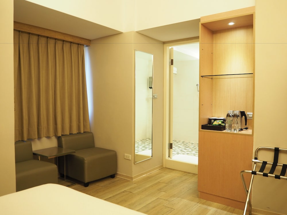The Riverside Hotel Esthetics 60/60