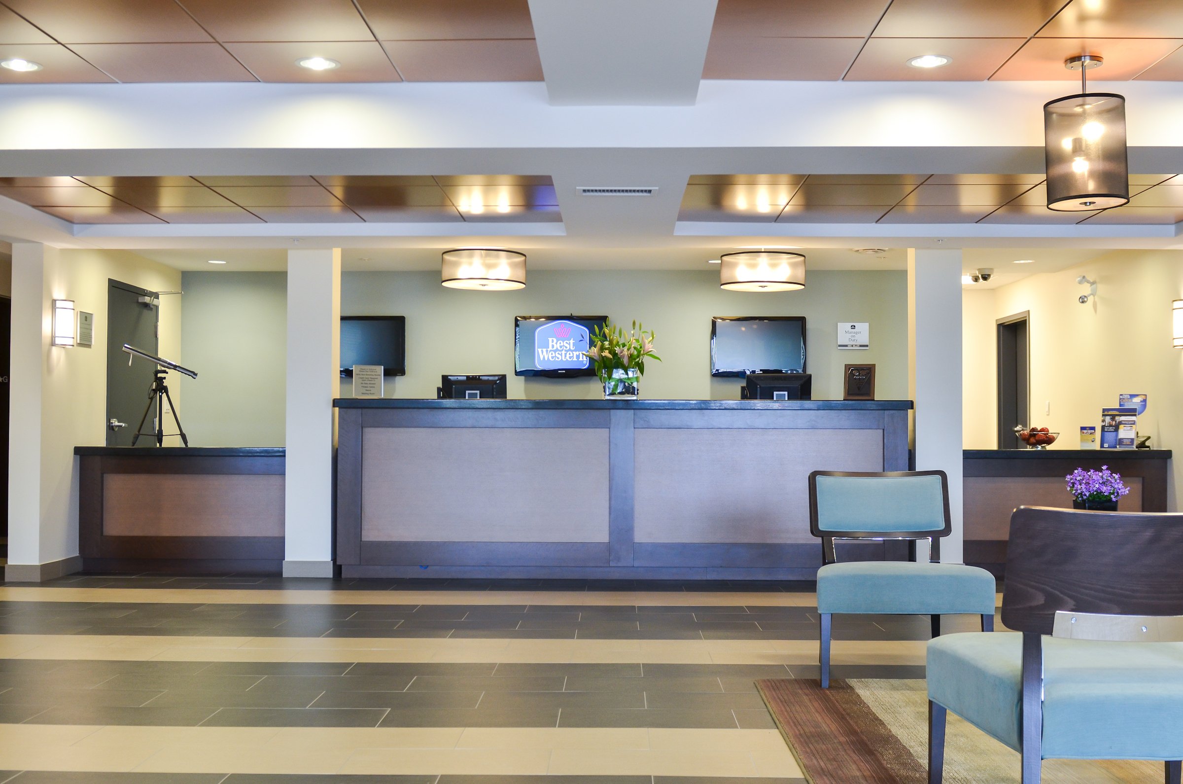 Best Western Thompson Hotel Suites 3/43