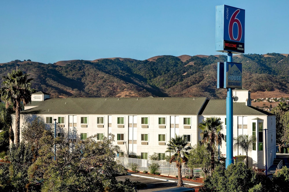 Motel6 Gilroy, CA 49/56