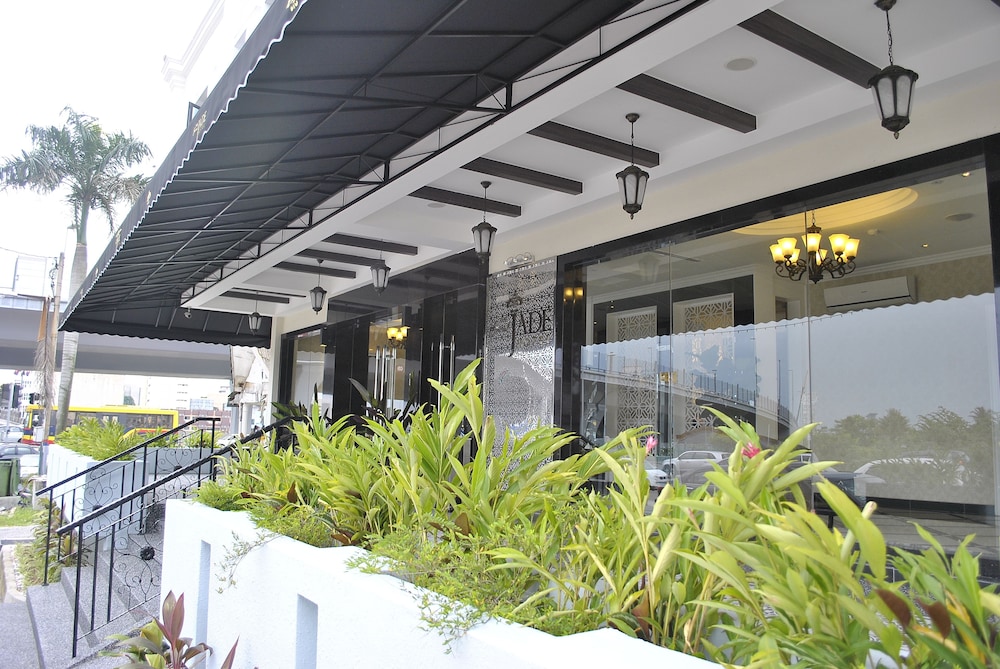The Grand Jade Hotel 5/59