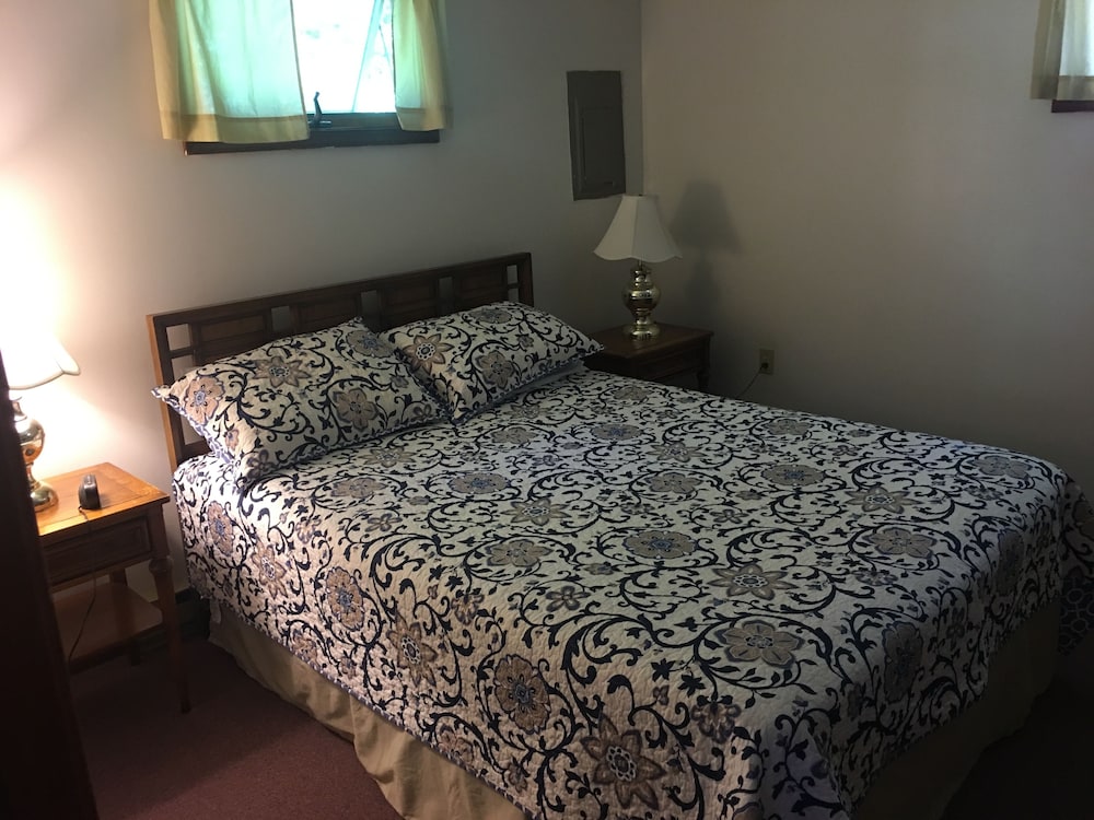 كوخ بفراش فوتون وسرير كوين وسرير فردي وسرير كوين