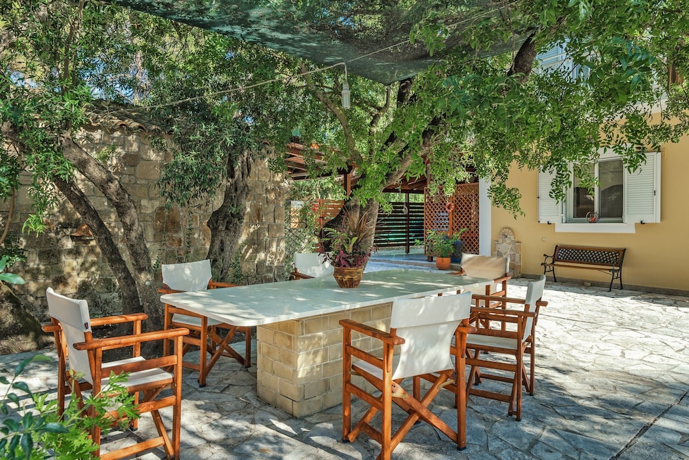 Villa Kardaris 36/57