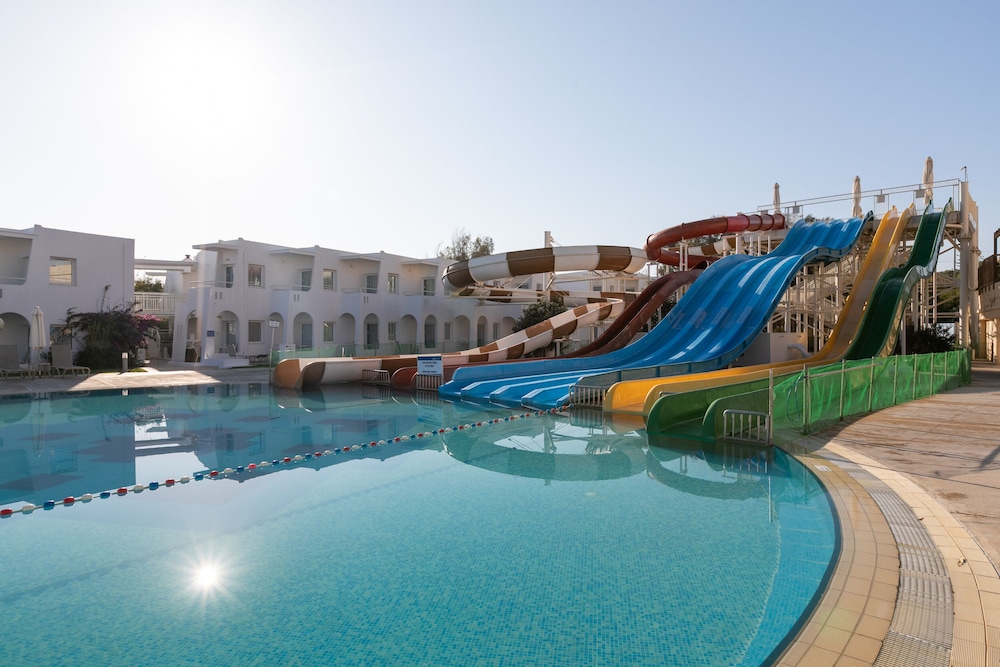 Atlantica Ocean Beach Resort 40/64