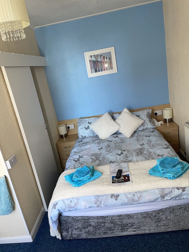 Ivydene Hotel 25/50