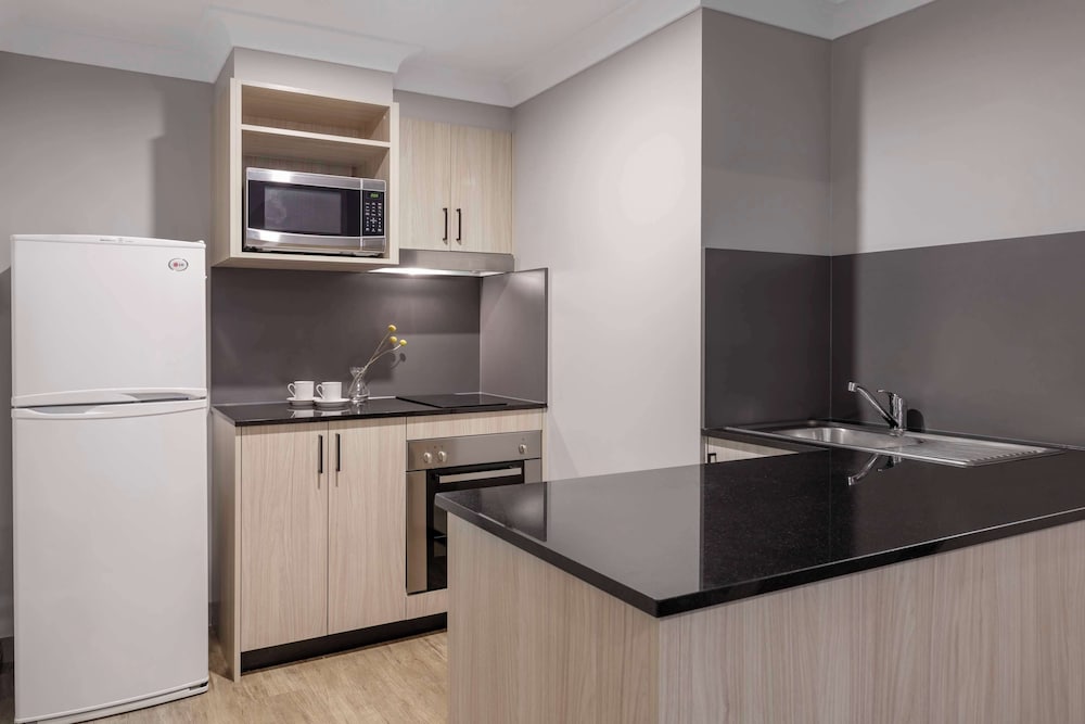 Oaks Sydney North Ryde Suites 10/20