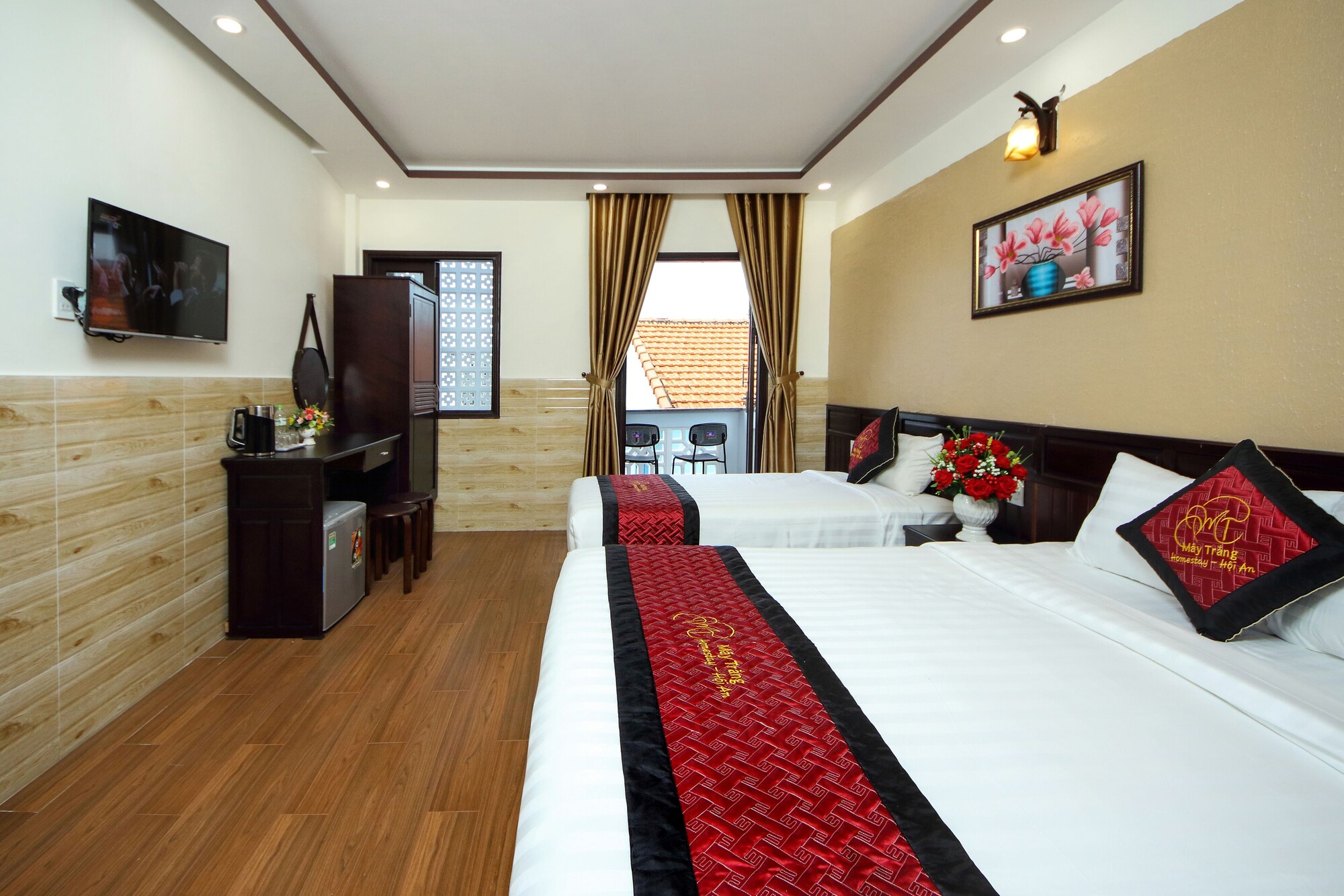 DELUXE, TWIN BEDS
