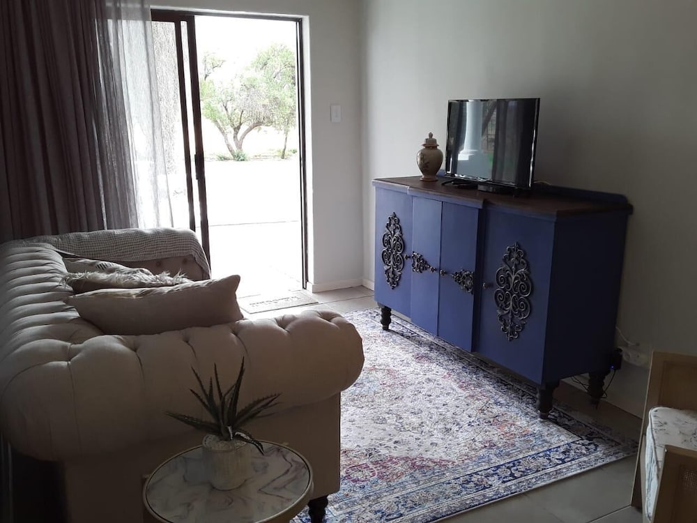 Dellville Country House & Cottages 24/50