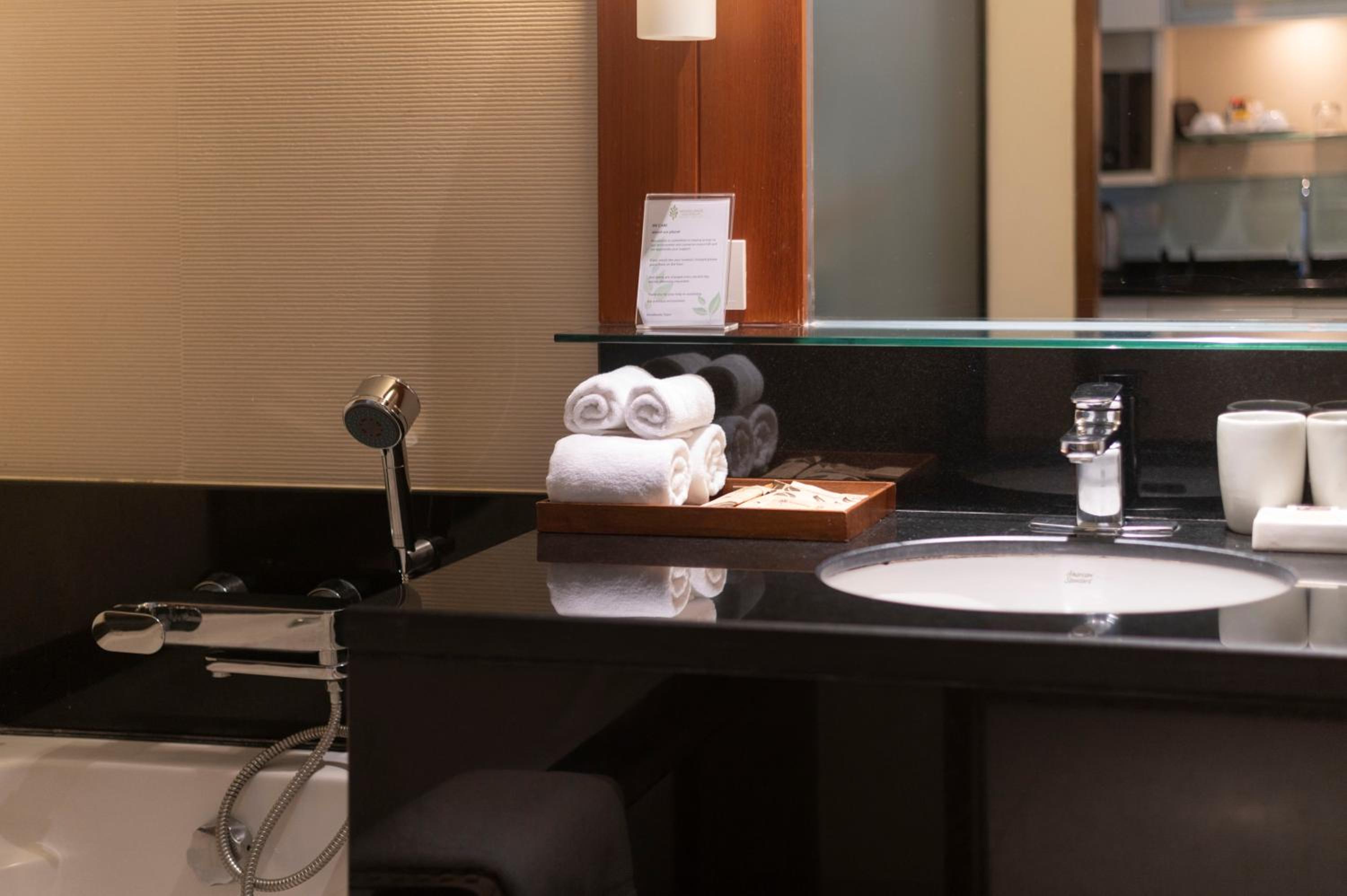 استوديو ديلوكس بسرير كينج، Woodlands Suites Serviced Residences 8/8