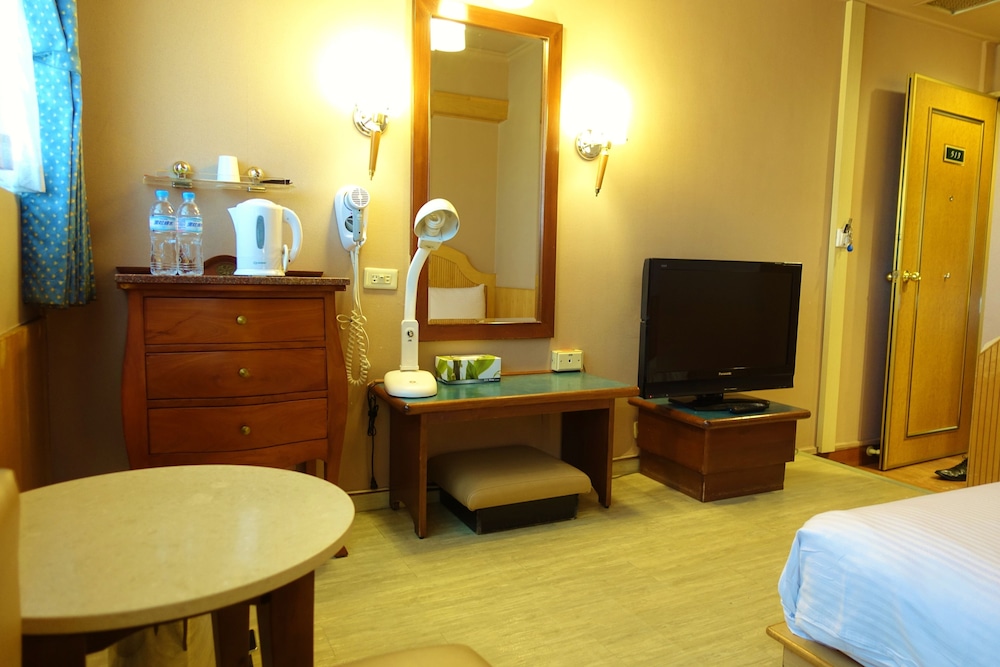 Goodness Hotel 33/41