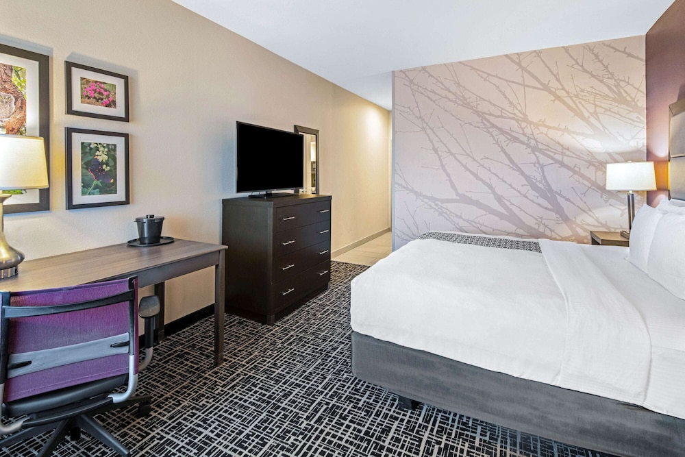 La Quinta Inn Suites By Wyndham Mcallen La Plaza Mall 13/62