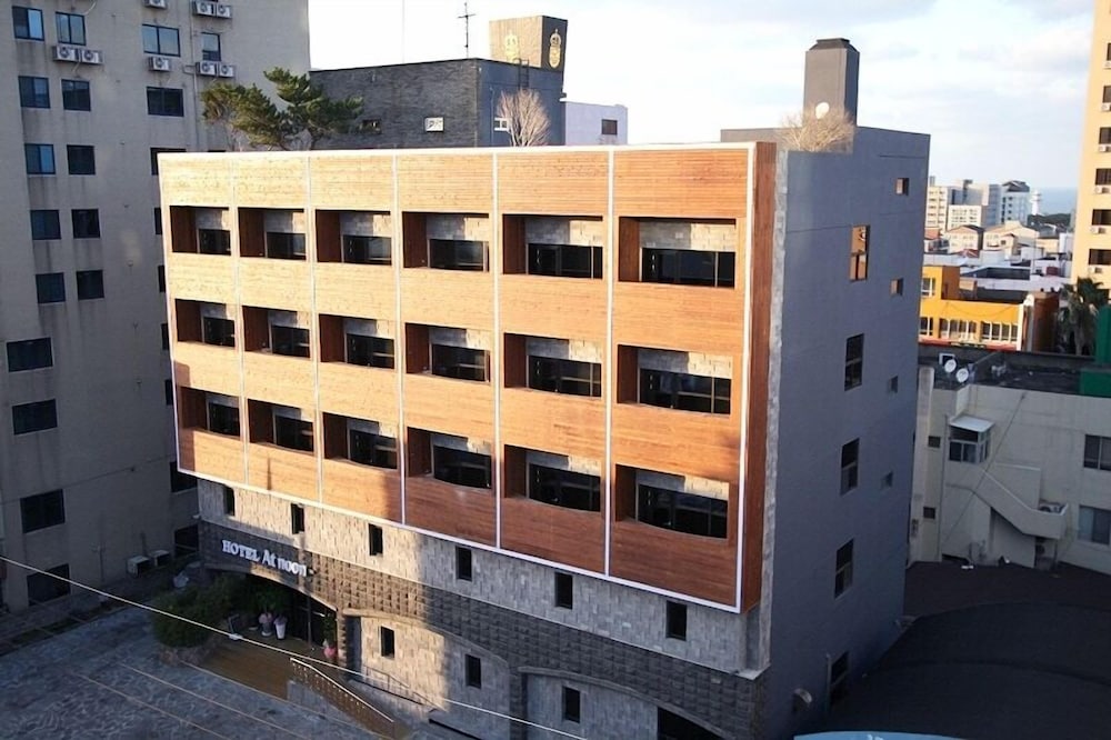 Hotel At Noon 3/47