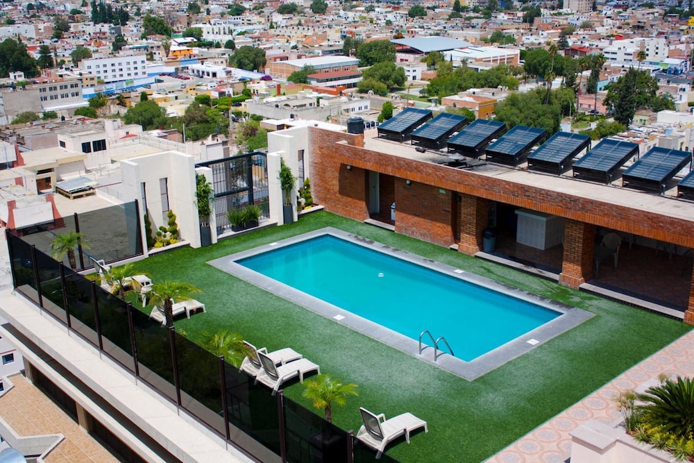 Hotel Real Plaza 64/69