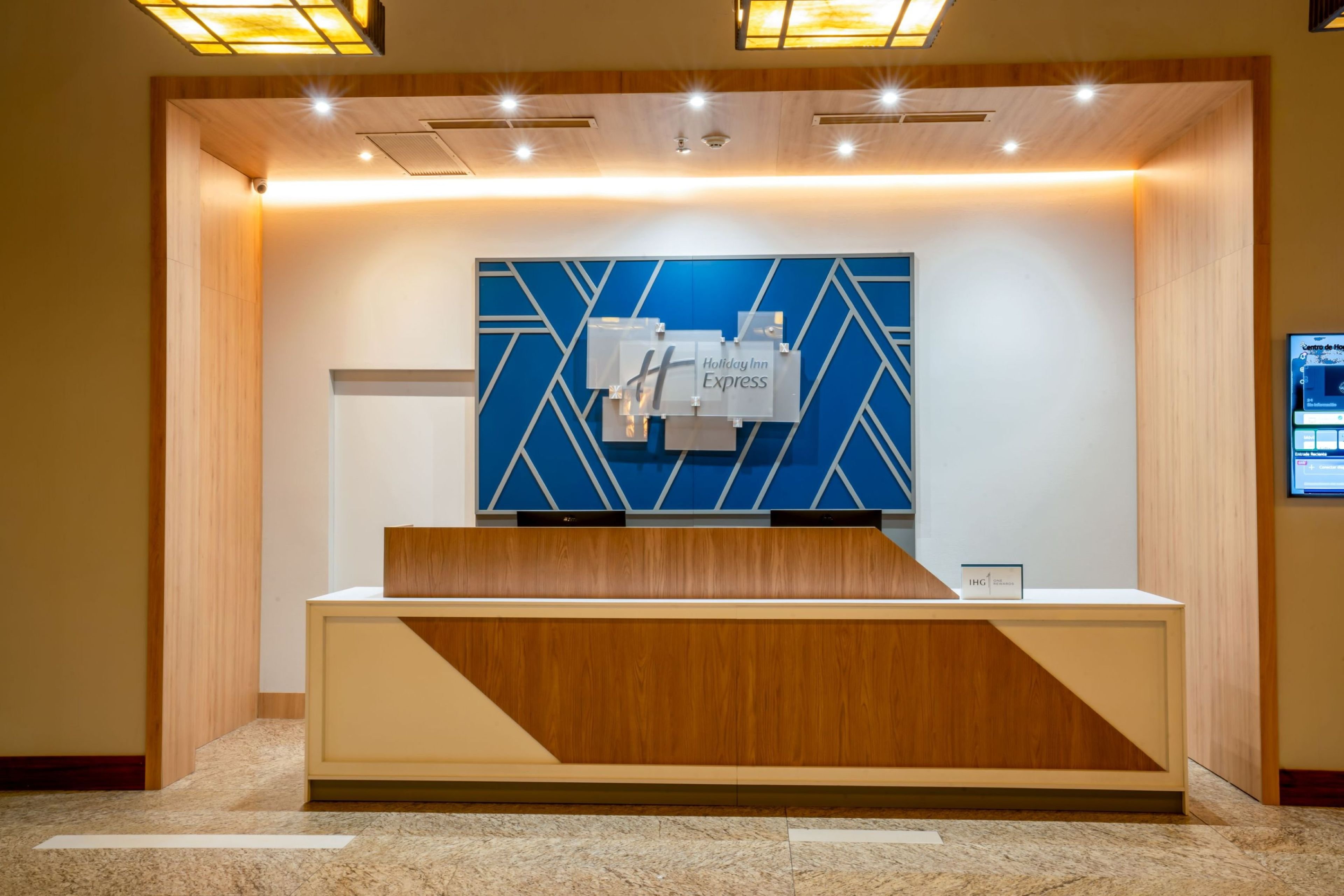 HOLIDAY INN EXPRESS QUITO 9/66