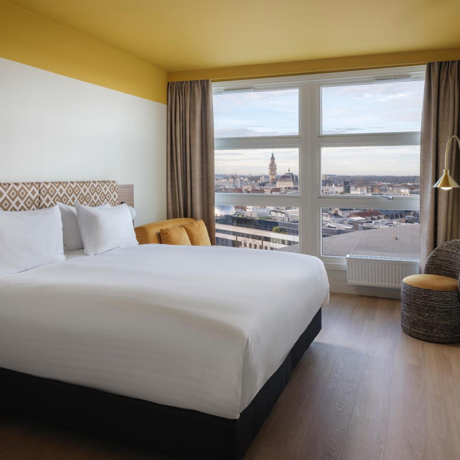 Studio, King Bed, Urban View, Sofa