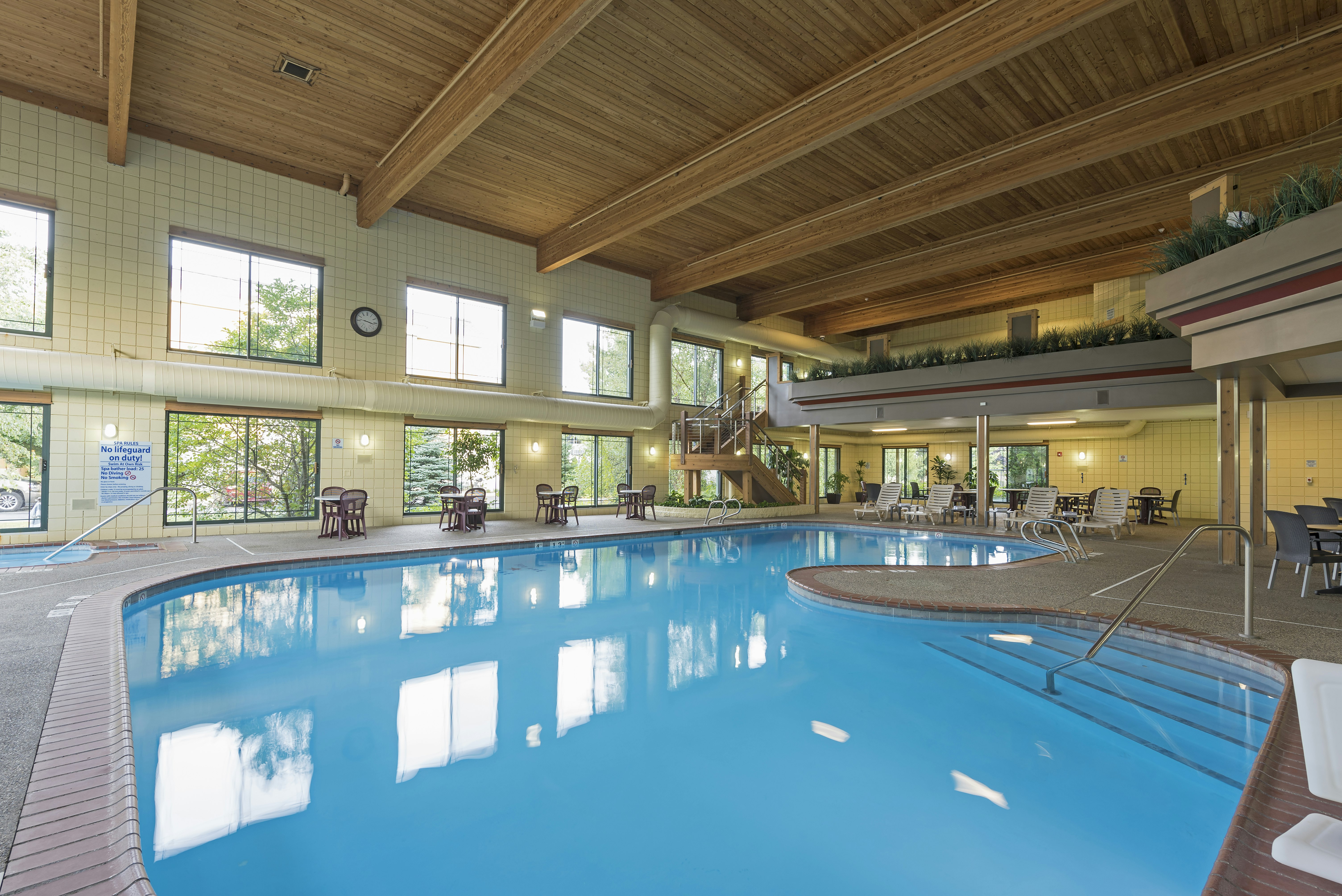 Holiday Inn Express Holland 33/55