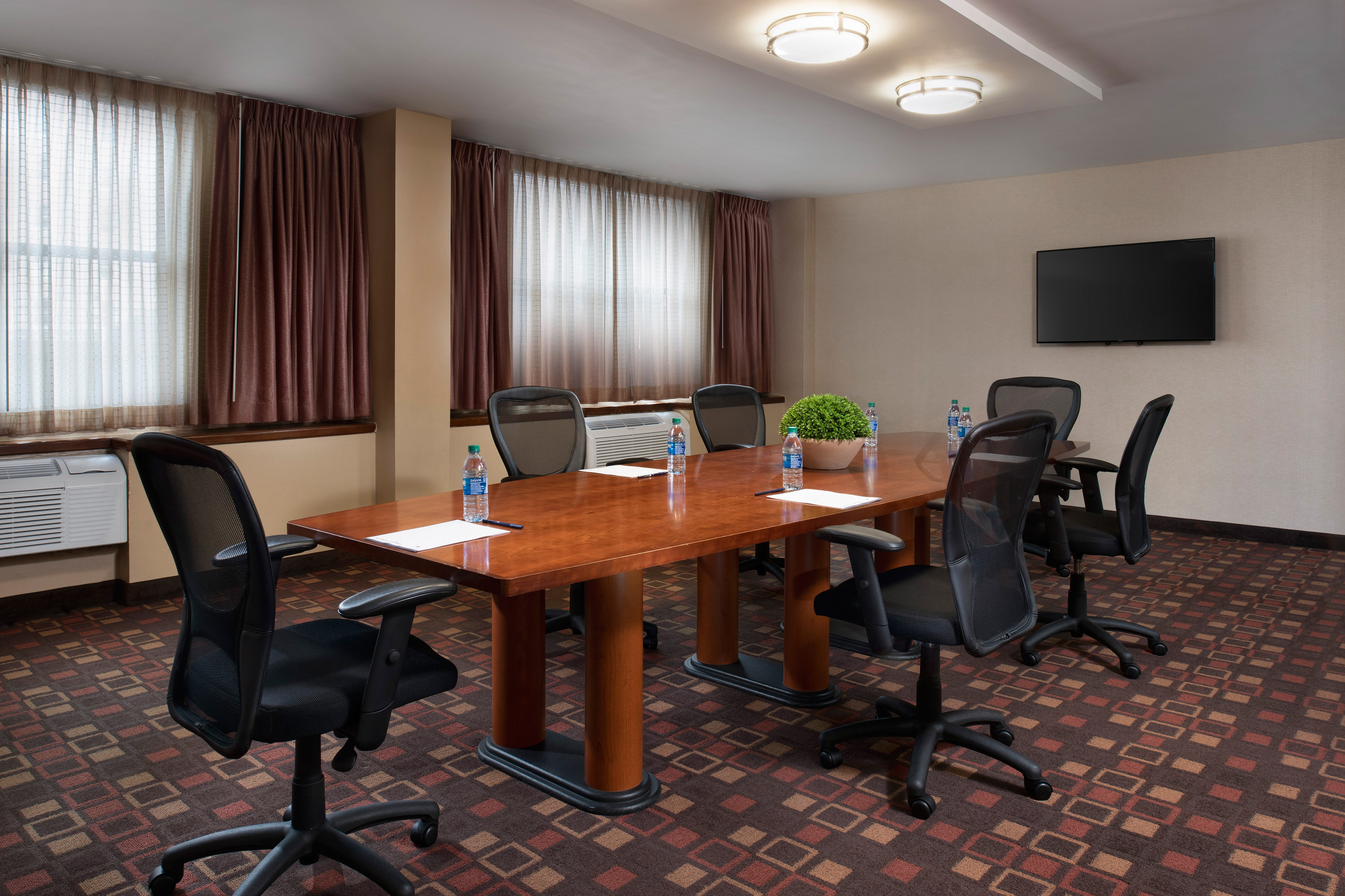 Doubletree By Hilton Hotel Memphis Downtown 51/53