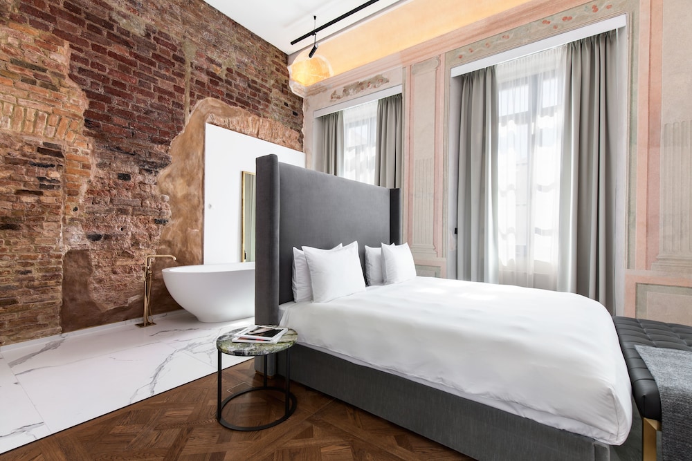 Signature, Town House, Suite, King Bed، Hotel Pacai 2/4