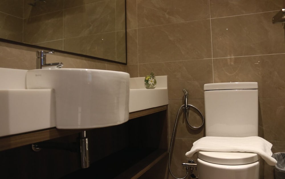 Aqueen Prestige Hotel Lavender 24/26