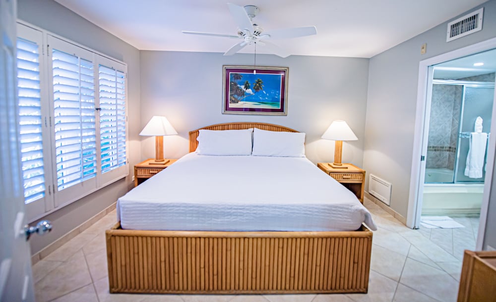 Seven Mile Beach Resort And Club 25/65