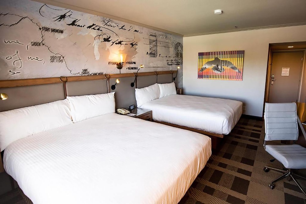 Upgrade, 2 Queen Beds