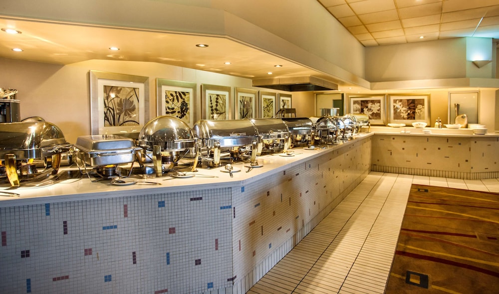Garden Court Or Tambo International Airport 24/50