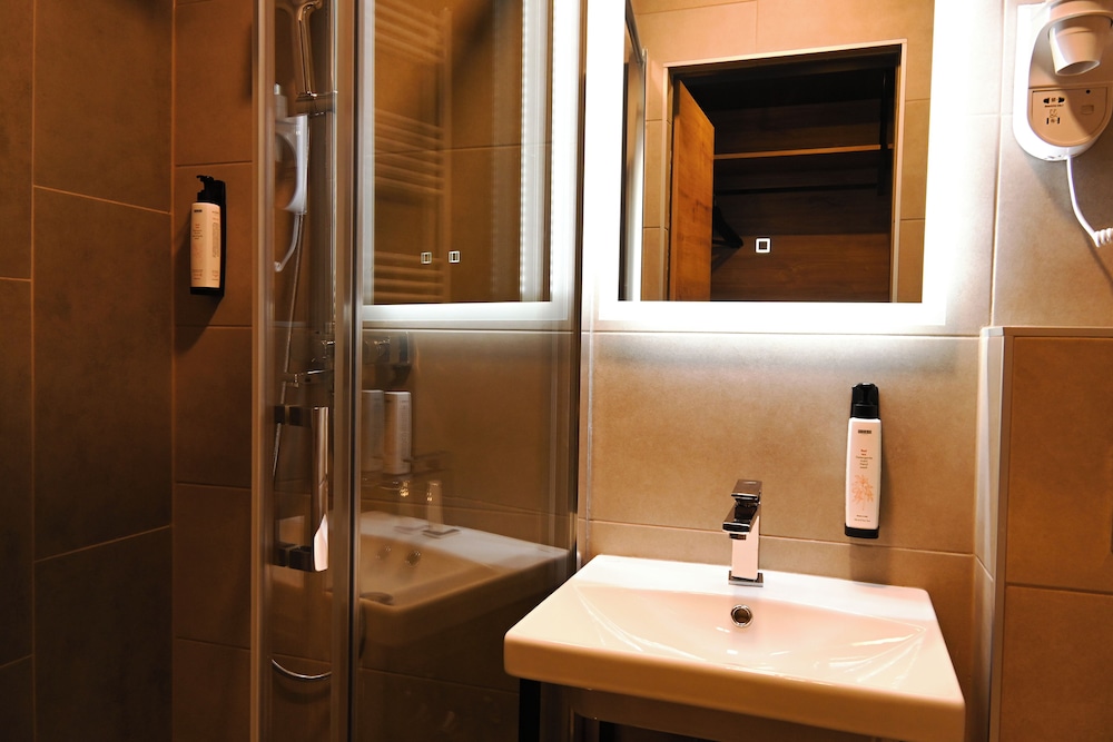 CITY PARTNER HOTEL SZIESZTA 22/24