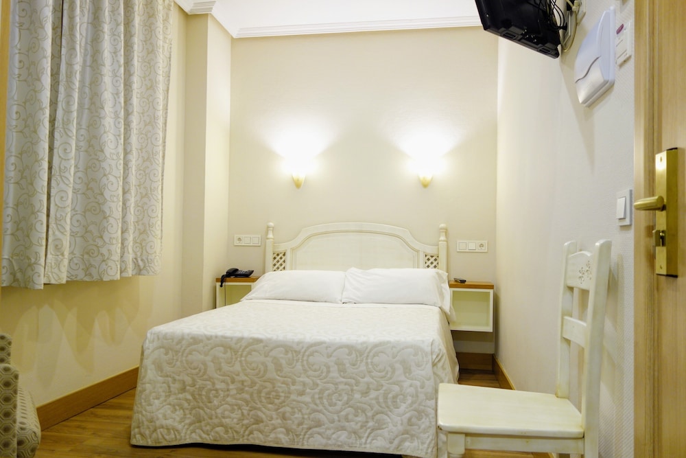 غرفة قياسية بسريرين منفصلين، Hostal Toledo 10/10