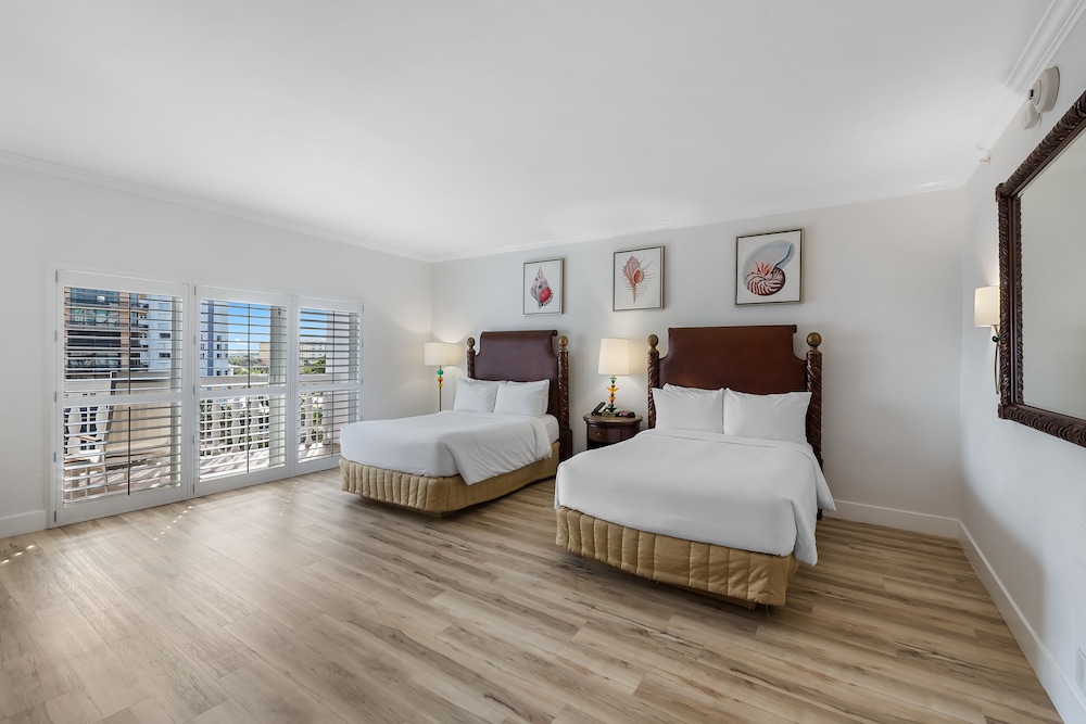 Beachcomber Oceanfront Resort Villas 36/71