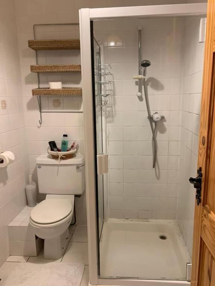 Ashfield Bed And Breakfast 40/44