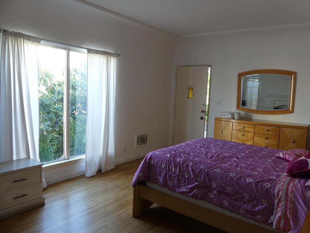 غرفة قياسية بسرير مزدوج، Wilshire Orange Hotel 3/8