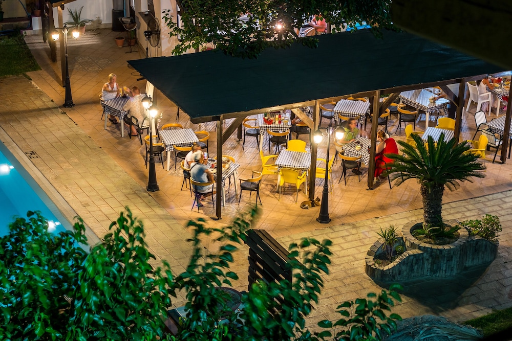 Cabu Hotel Adults Only 38/43