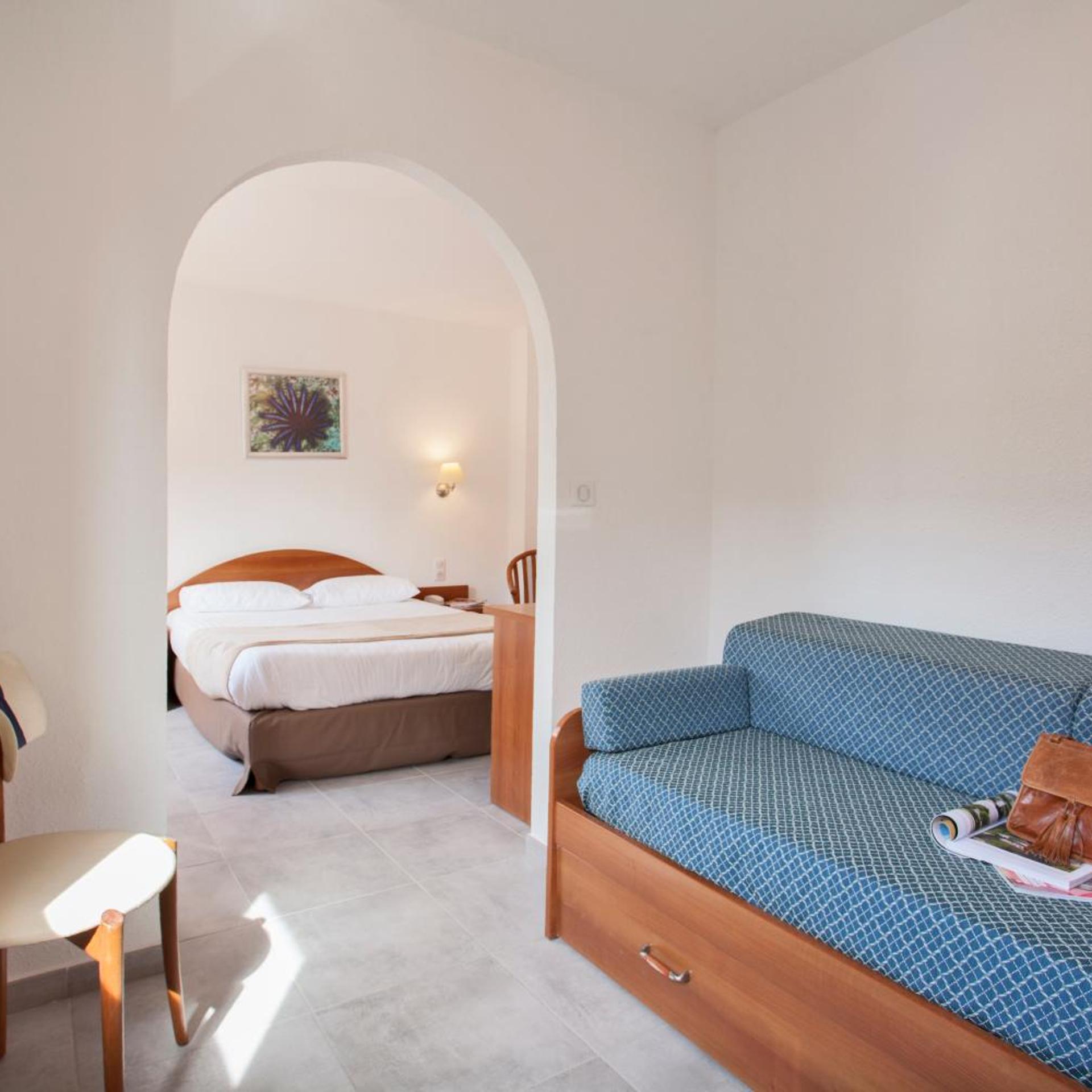 Room, Quadruple, Street View