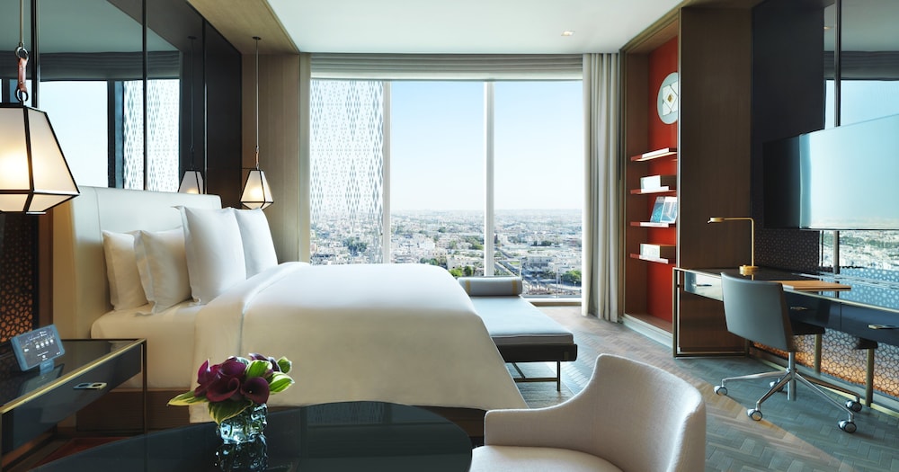 Four Seasons Hotel Kuwait at Burj Alshaya 59/78