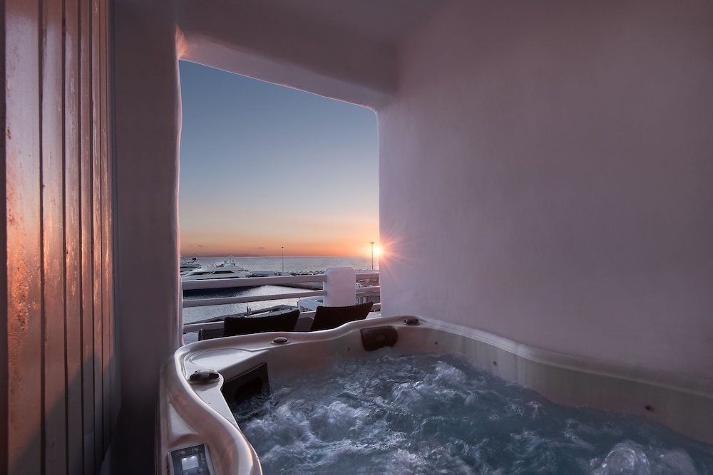 Riva Suites 23/50