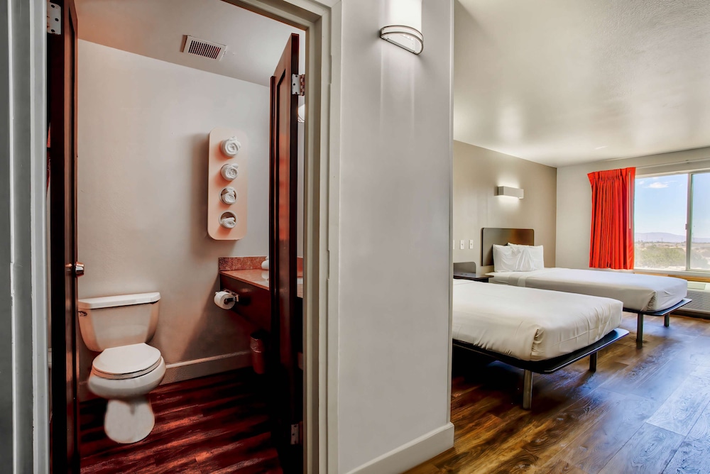 Motel6 Hesperia, CA - West Main Street - I-15 56/60