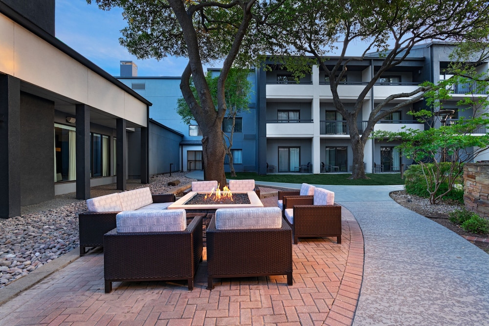 Courtyard by Marriott Dallas Richardson at Spring Valley 42/46